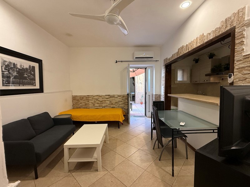 Monolocale in Vendita a Taranto, 25'000&euro;, 35 m²