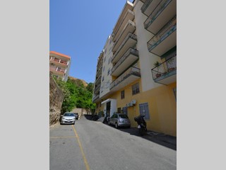 Quadrilocale in Vendita a Messina, 110'000&euro;, 130 m²