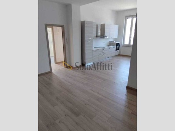 Trilocale in Affitto a Villa Guardia, 1'000&euro;, 130 m²
