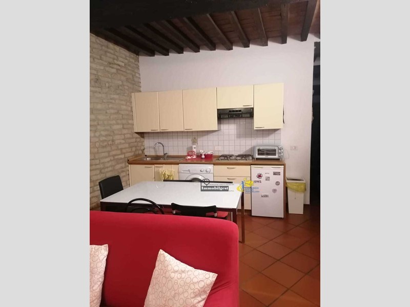 Bilocale in Affitto a Parma, zona Parma Centro, 50 m², arredato