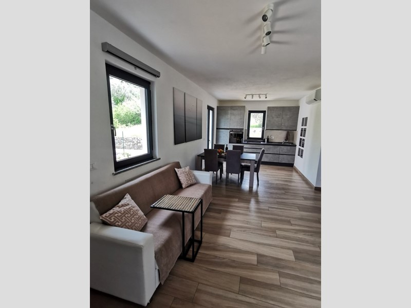 Trilocale in Affitto a Villanova d'Albenga, 1'000&euro;, 80 m², arredato, con Box