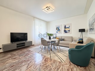 Quadrilocale in Vendita a Modena, 220'000&euro;, 142 m², con Box