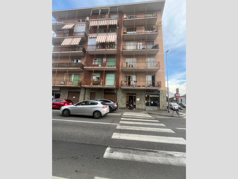 Appartamento in Vendita a Nichelino, 135'000&euro;, 106 m², arredato