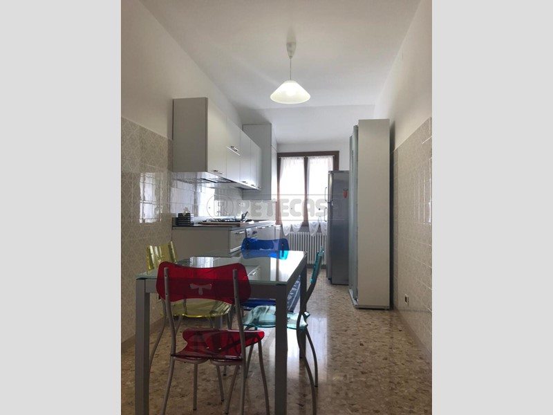 Appartamento in Affitto a Bassano del Grappa, 740&euro;, 120 m², arredato