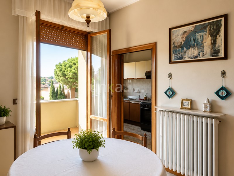 Appartamento in Vendita a Jesi, 198'000&euro;, 140 m², con Box