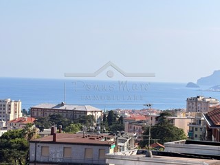 Appartamento in Vendita a Savona, 460'000&euro;, 129 m², con Box