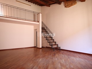 Appartamento in Vendita a Lucca, zona Centro storico, 380'000&euro;, 110 m²