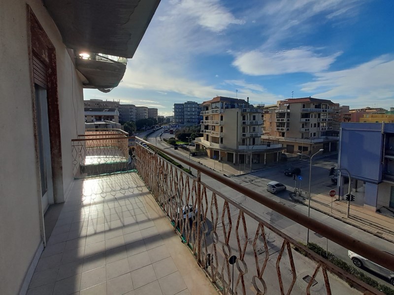 Appartamento in Vendita a Siracusa, zona MONTEFORTE, 95'000&euro;, 128 m²