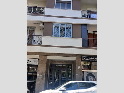Appartamento in Vendita a Messina, 240'000&euro;, 180 m²
