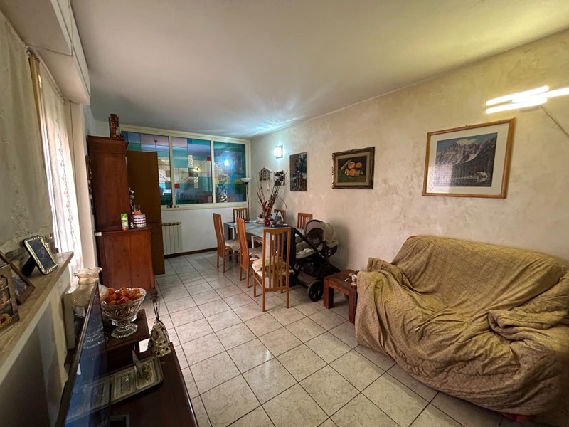 Appartamento in Vendita a Siena, zona Ruffolo, 225'000&euro;, 148 m², arredato, con Box