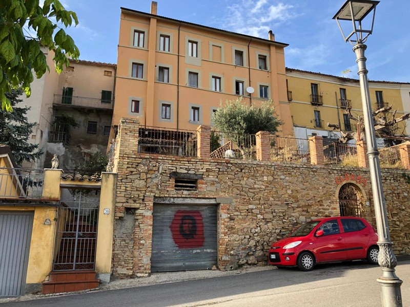 Monolocale in Vendita a Canzano, 240'000&euro;, 650 m²
