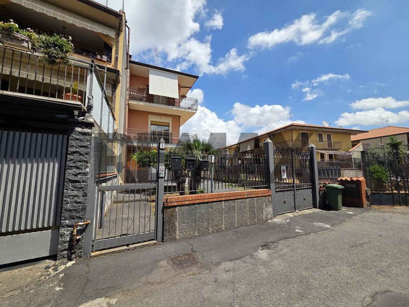 Trilocale in Vendita a San Pietro Clarenza, 90'000&euro;, 110 m²
