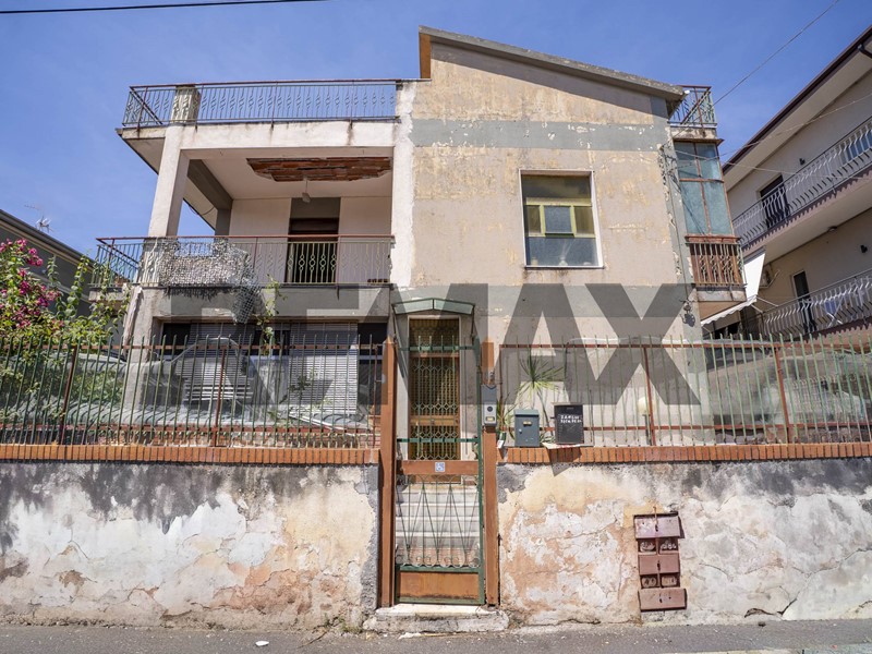 Appartamento in Vendita a Gravina di Catania, 91'800&euro;, 118 m²