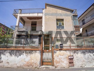 Appartamento in Vendita a Gravina di Catania, 91'800&euro;, 118 m²