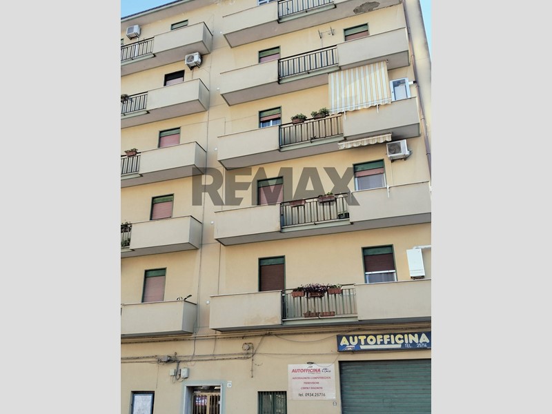 Appartamento in Vendita a Caltanissetta, 40'000&euro;, 136 m²