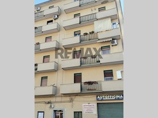 Appartamento in Vendita a Caltanissetta, 40'000&euro;, 136 m²