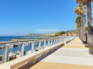 Trilocale in Vendita a Riva Ligure, 370'000&euro;, 92 m²