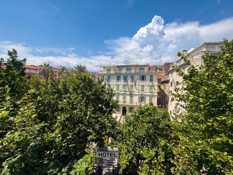 Appartamento in Vendita a Sanremo, 680'000&euro;, 135 m²