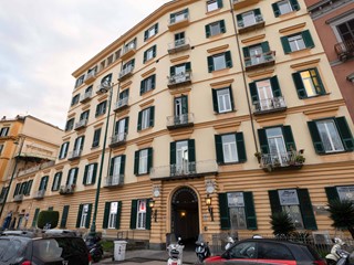 Bilocale in Affitto a Napoli, 1'200&euro;, 100 m²