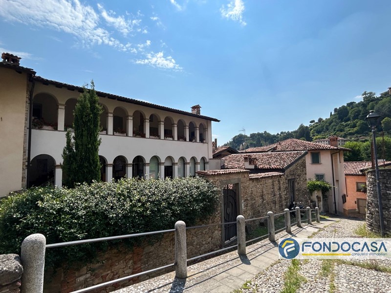 Bilocale in Vendita a Bergamo, 139 m²