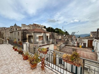 Trilocale in Vendita a Prizzi, 60'000&euro;, 87 m²