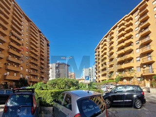Appartamento in Vendita a Palermo, 135'000&euro;, 120 m²