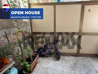 Appartamento in Vendita a Catania, 80'000&euro;, 97 m²