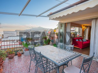 Appartamento in Vendita a Taormina, 830'000&euro;, 105 m²