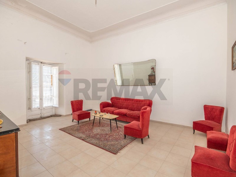 Appartamento in Vendita a Caltagirone, 43'000&euro;, 164 m²
