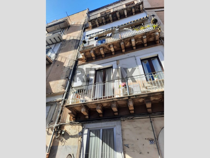 Quadrilocale in Vendita a Catania, 65'000&euro;, 105 m²