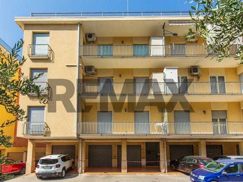 Appartamento in Vendita a Lentini, 75'000&euro;, 129 m²