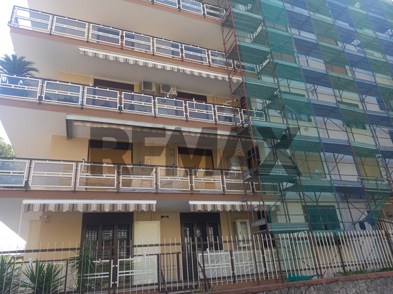 Appartamento in Affitto a Caserta, 1'700&euro;, 218 m²