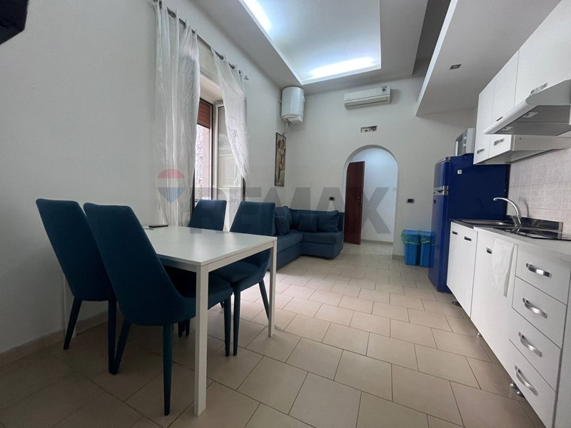 Trilocale in Vendita a Napoli, 179'000&euro;, 65 m²