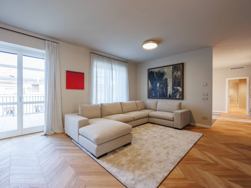 Attico in Affitto a Torino, 8'000&euro;, 269 m²