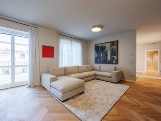 Attico in Affitto a Torino, 8'000&euro;, 269 m²