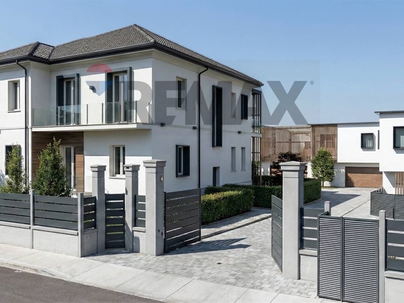 Trilocale in Vendita a Cesano Maderno, 341'000&euro;, 116 m²