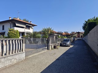 Trilocale in Vendita a Lonate Pozzolo, 129'000&euro;, 104 m²