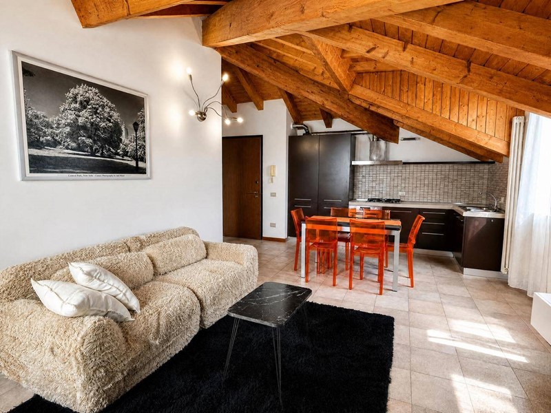 Attico in Vendita a Carnate, 138'000&euro;, 70 m²
