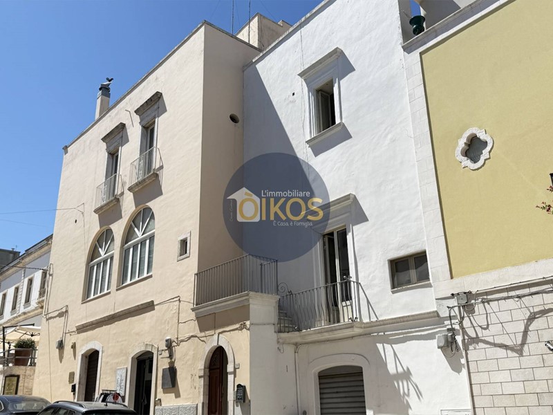 Appartamento in Vendita a Locorotondo, 300'000&euro;, 200 m²