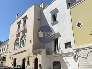 Appartamento in Vendita a Locorotondo, 300'000&euro;, 200 m²