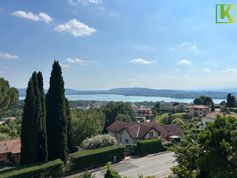 Trilocale in Affitto a Comerio, 1'200&euro;, 88 m²