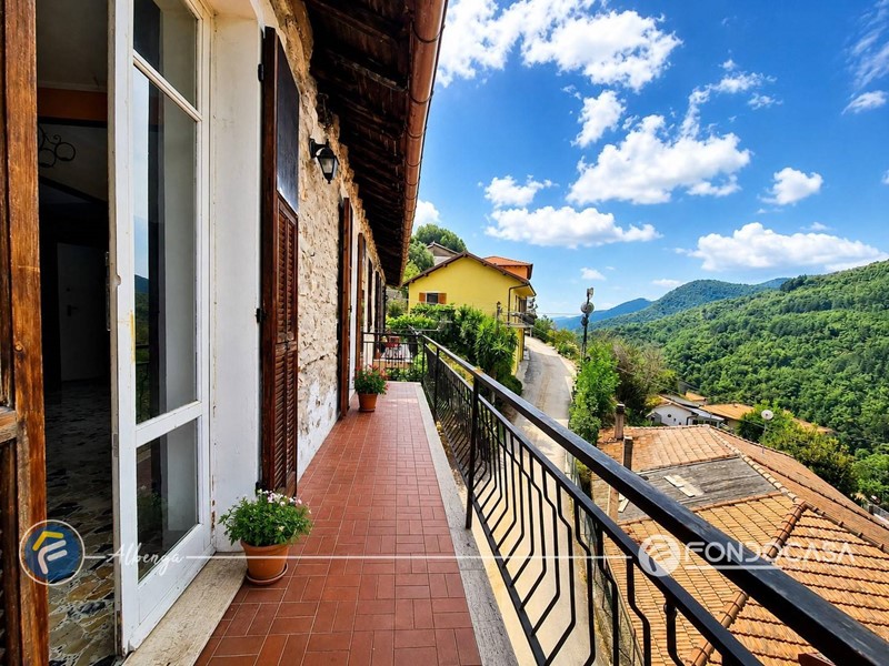 Trilocale in Vendita a Erli, 89'000&euro;, 78 m²