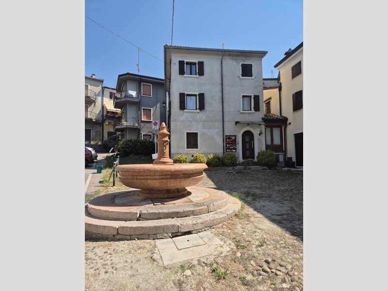 Quadrilocale in Vendita a Caprino Veronese, 239'000&euro;, 87 m²