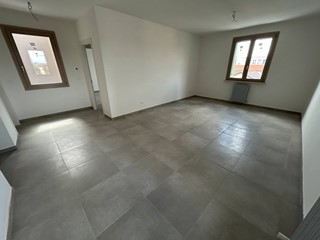Quadrilocale in Vendita a Poggio Rusco, 120'000&euro;, 87 m²