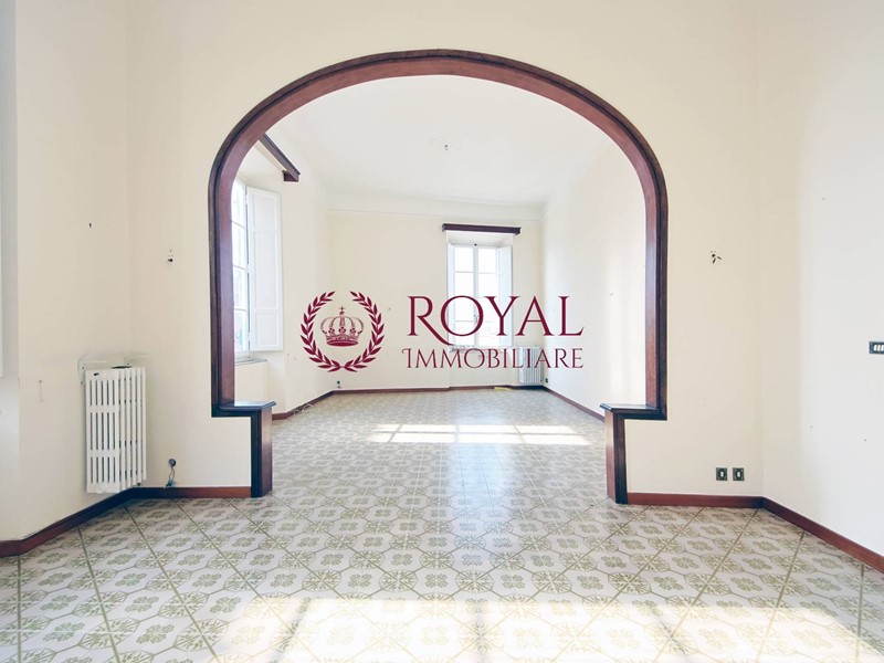 Appartamento in Vendita a Livorno, 390'000&euro;, 300 m²