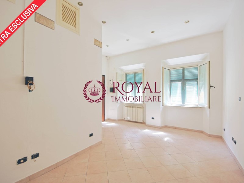 Bilocale in Vendita a Livorno, 110'000&euro;, 63 m²