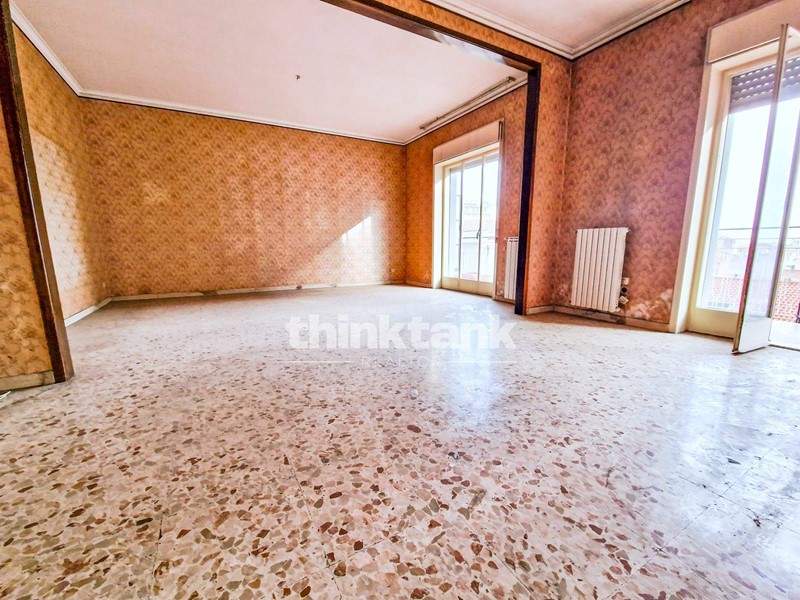 Appartamento in Vendita a Catania, 169'000&euro;, 139 m²