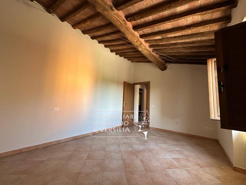 Trilocale in Vendita a Pescia, 105'000&euro;, 68 m²