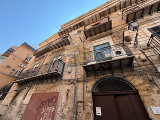 Appartamento in Vendita a Palermo, 130'000&euro;, 120 m²