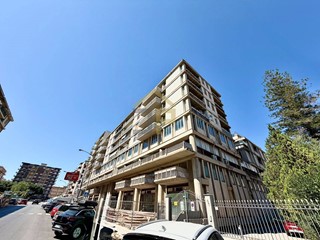Appartamento in Vendita a Palermo, 370'000&euro;, 210 m²